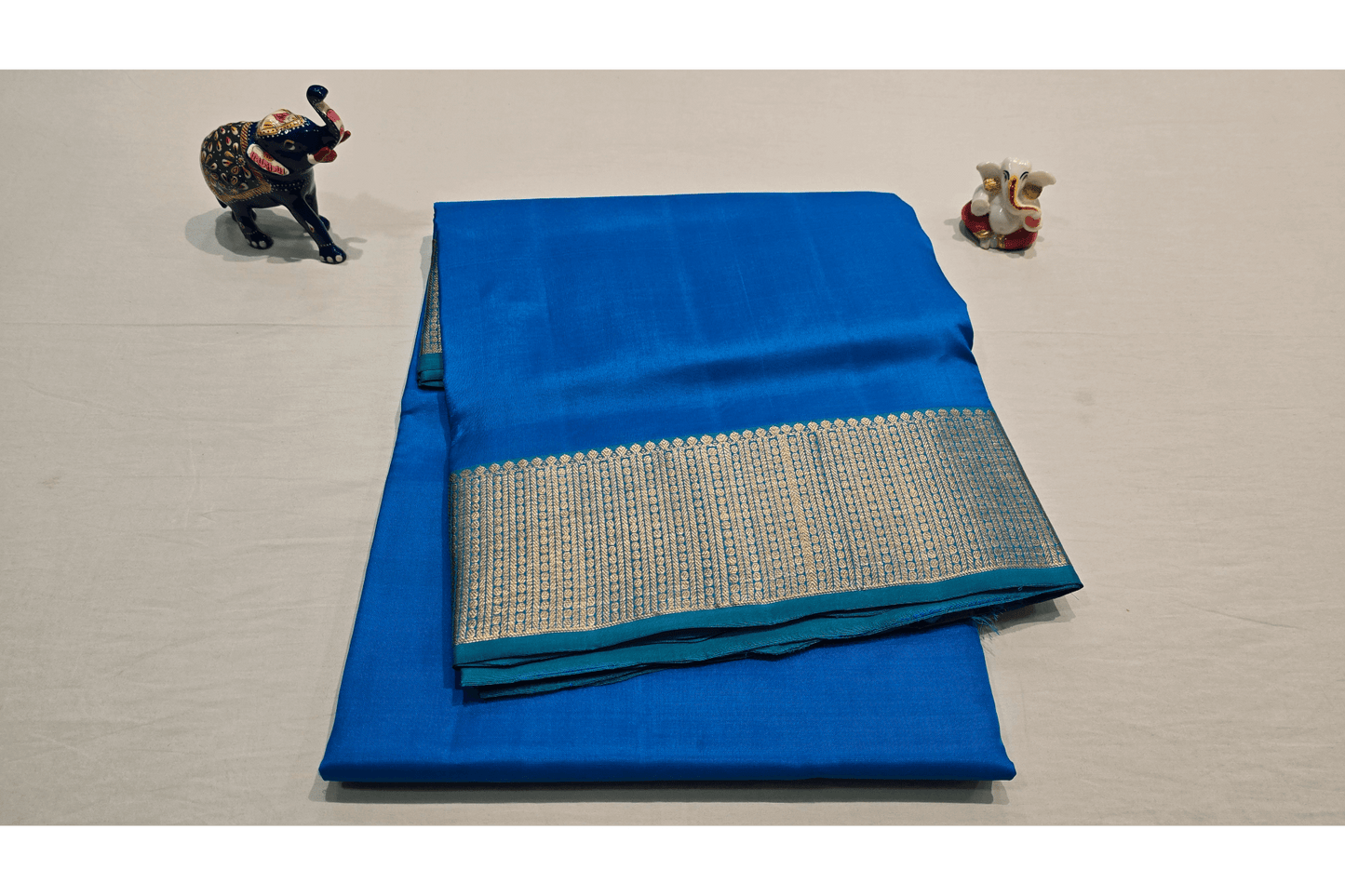 A Silk Weave Nine And A Half Yards Silk Saree PSAC0901293