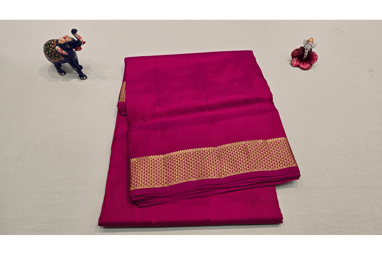 A Silk Weave Nine And A Half Yards Silk Saree PSAC0901301