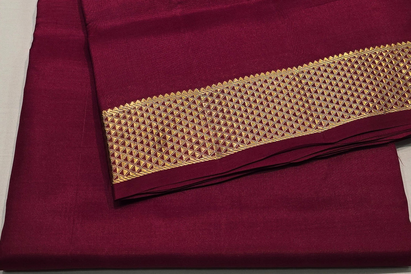 A Silk Weave Nine And A Half Yards Silk Saree PSAC0901305